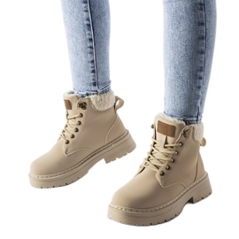 Beige isolierte Burgondi-Arbeiter