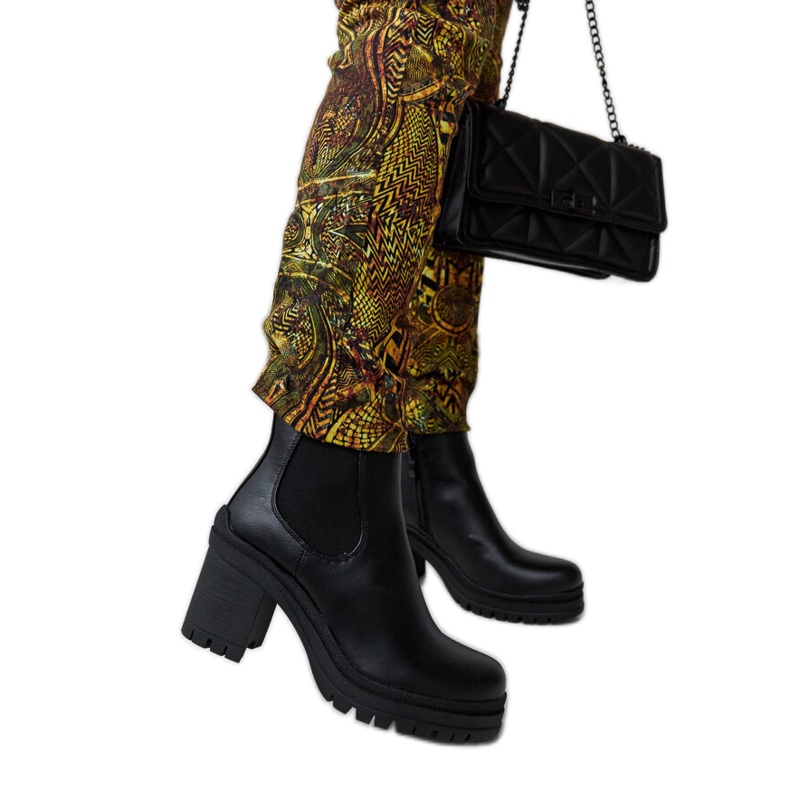 Schwarze Stiefeletten mit niedrigem Absatz von Layman