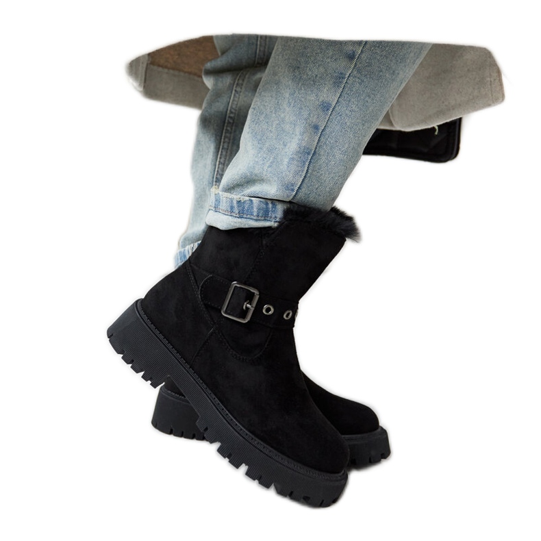 Schwarze isolierte Arturo-Öko-Wildlederstiefel