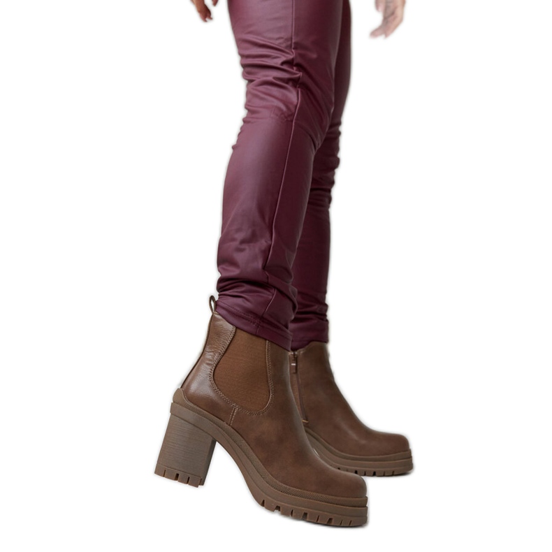 Dunkelbraune Stiefeletten mit niedrigem Absatz von Layman