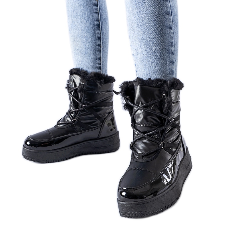 Schwarze, isolierte Harold-Schneestiefel aus Lackleder