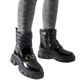 Schwarze Lack-Schneestiefel mit Winterschnalle