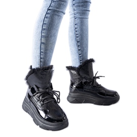 Schwarze, isolierte Stringer-Schneestiefel aus Lackleder