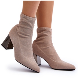 Glänzende beige Stiefeletten mit hohem Absatz von Sognota