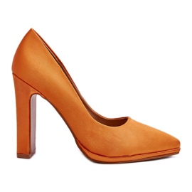Orangefarbene Piatti-Pumps mit hohem Absatz