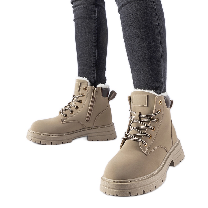 Beige isolierte Arbeiterstiefel von Stevens
