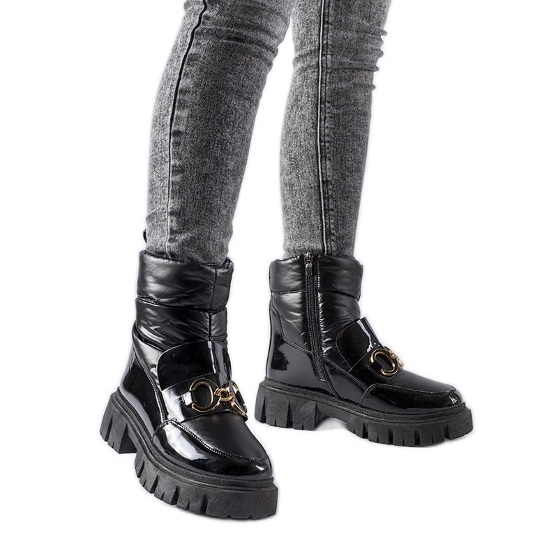 Schwarze Lack-Schneestiefel mit Elijah-Schnalle