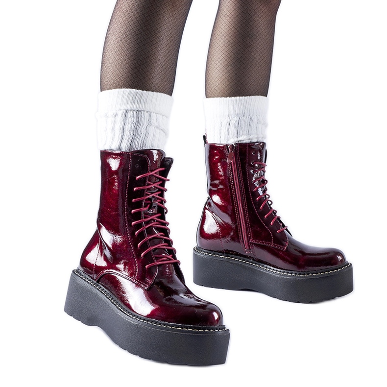 Burgundische Patentarbeiter auf der Leos-Plattform rot