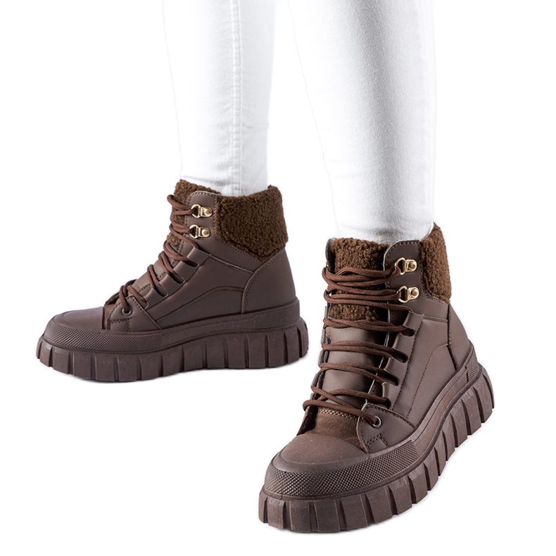 Braune, isolierte Adamsville-Sneaker