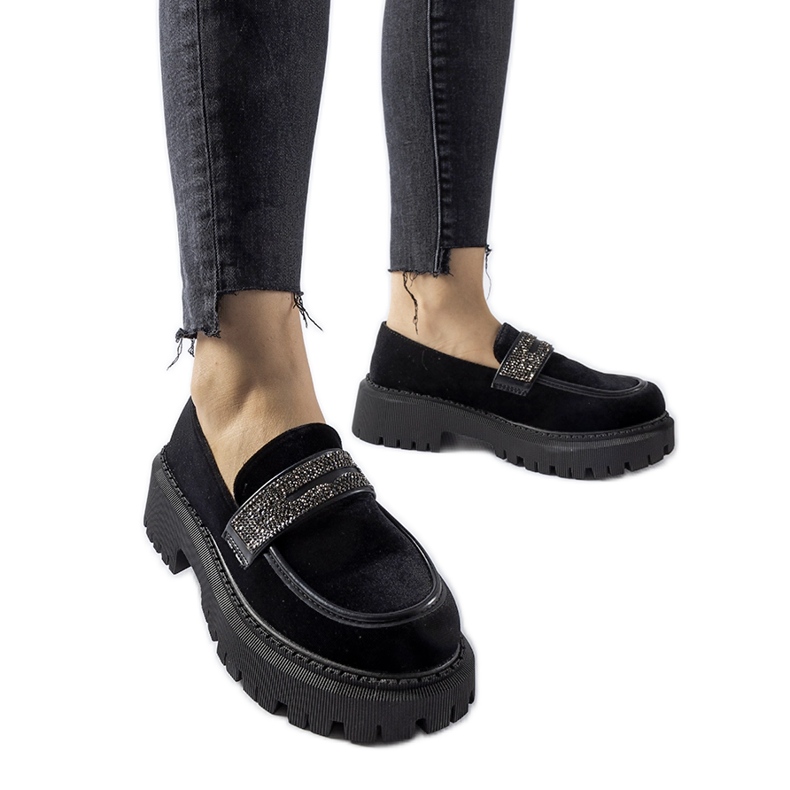 Schwarze Mokassins, verziert mit Longuelo-Strasssteinen