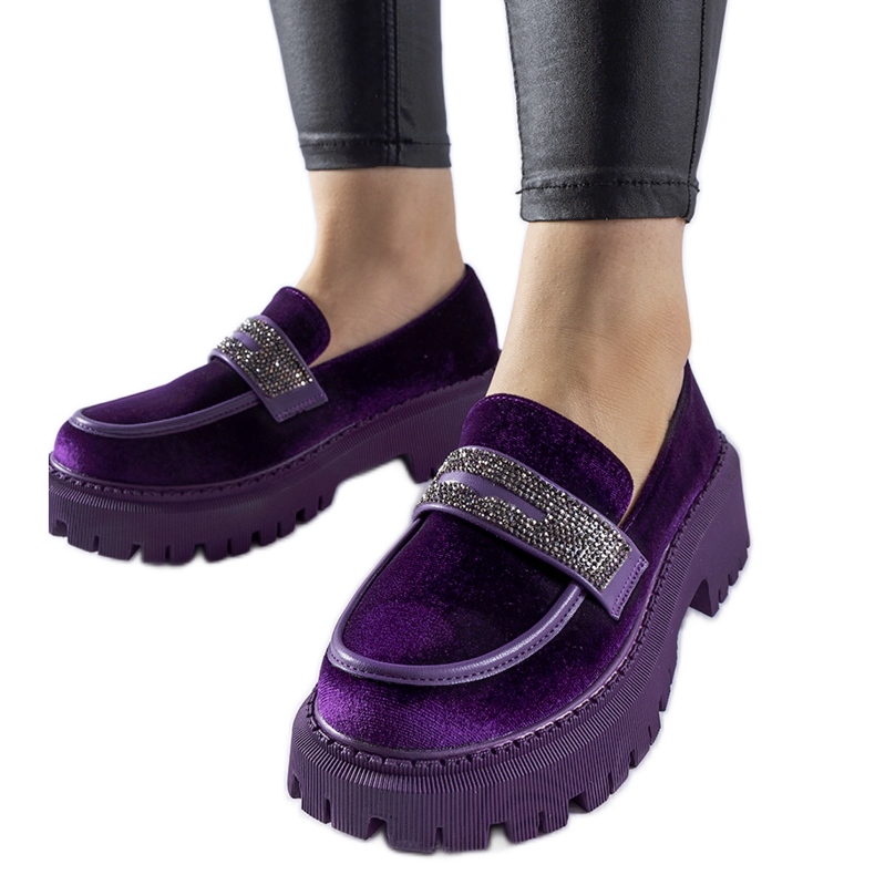 Lila Slipper mit Strasssteinen von Longuelo violett
