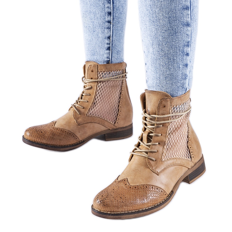 Braune, durchbrochene, flache Stiefel von Reeves