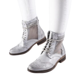 Silberne durchbrochene flache Stiefel von Reeves