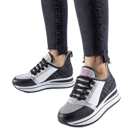 Schwarze Glitzer-Sneaker auf der Marce-Plattform