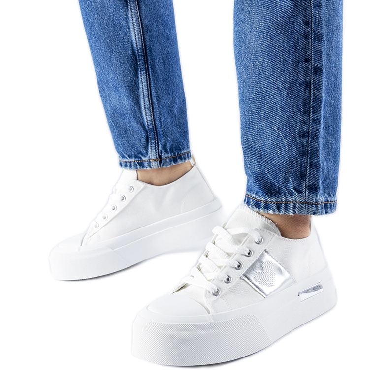 Weiße und silberne Lawton-Plateau-Sneaker