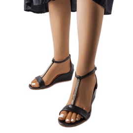 Schwarze Keilsandalen mit Flusing-Strasssteinen