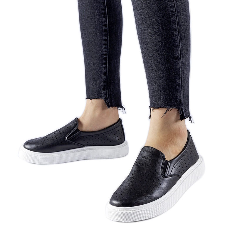 Schwarze, perforierte Fulda-Sneaker