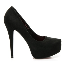 Yes Mile Stifte auf der Plattform schwarz