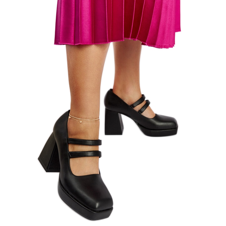 Cher schwarze Pumps mit massivem Blockabsatz