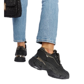 Schwarze, massive Sneakers mit Euclid-Strasssteinen