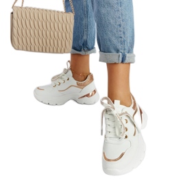 Massive weiße Sneakers mit Euclid-Strasssteinen