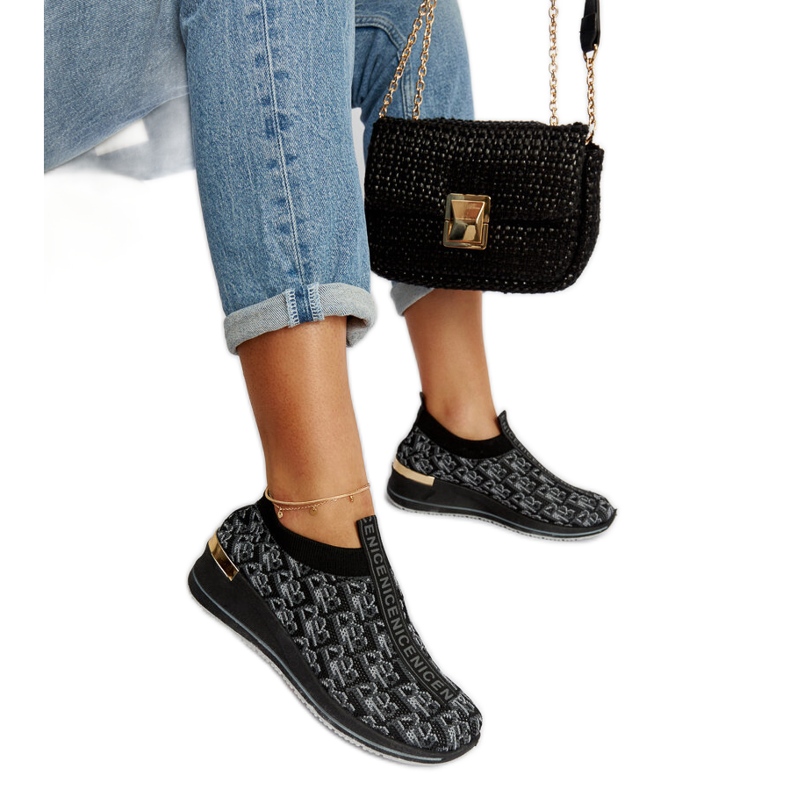 Schwarze und graue Slip-On-Tartano-Schuhe