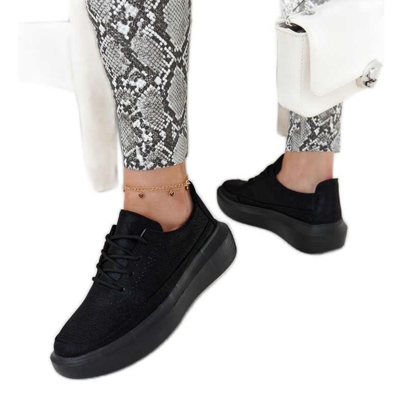 Schwarze Plateau-Sneaker von Lori