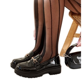 Schwarze Lackmokassins mit Barbara-Schnalle