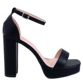 Tayga Schwarze Plateausandalen