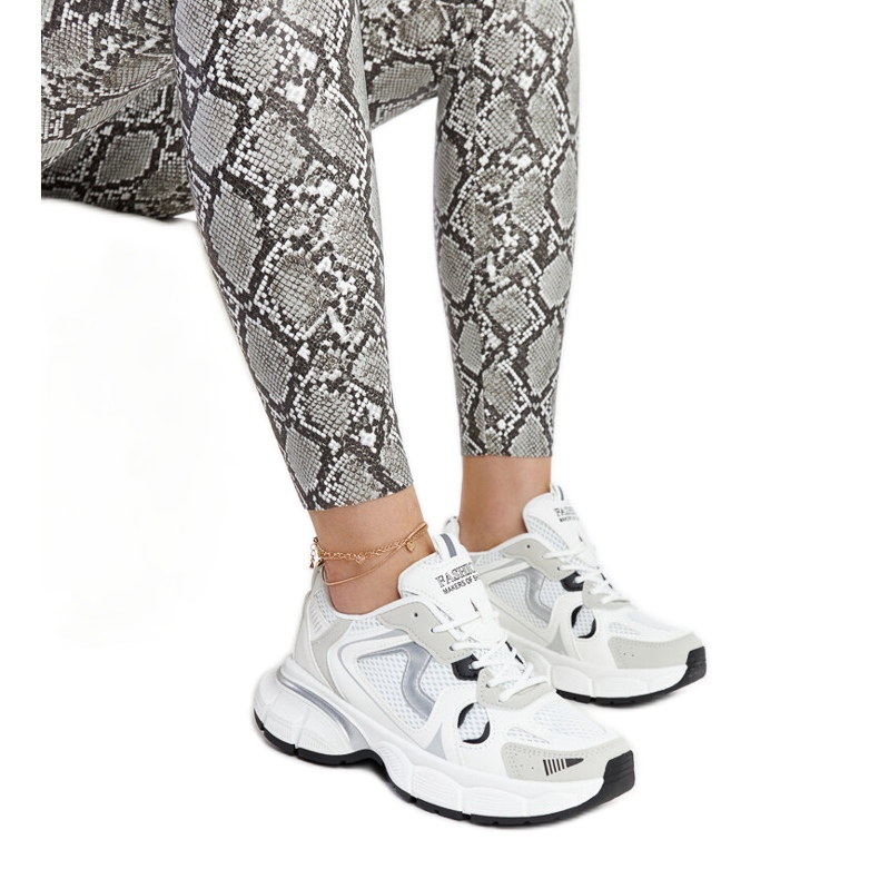 Weiße Sneaker mit massiver Jacobine-Sohle