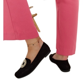 Schwarze Mokassins, verziert mit Celena-Strasssteinen