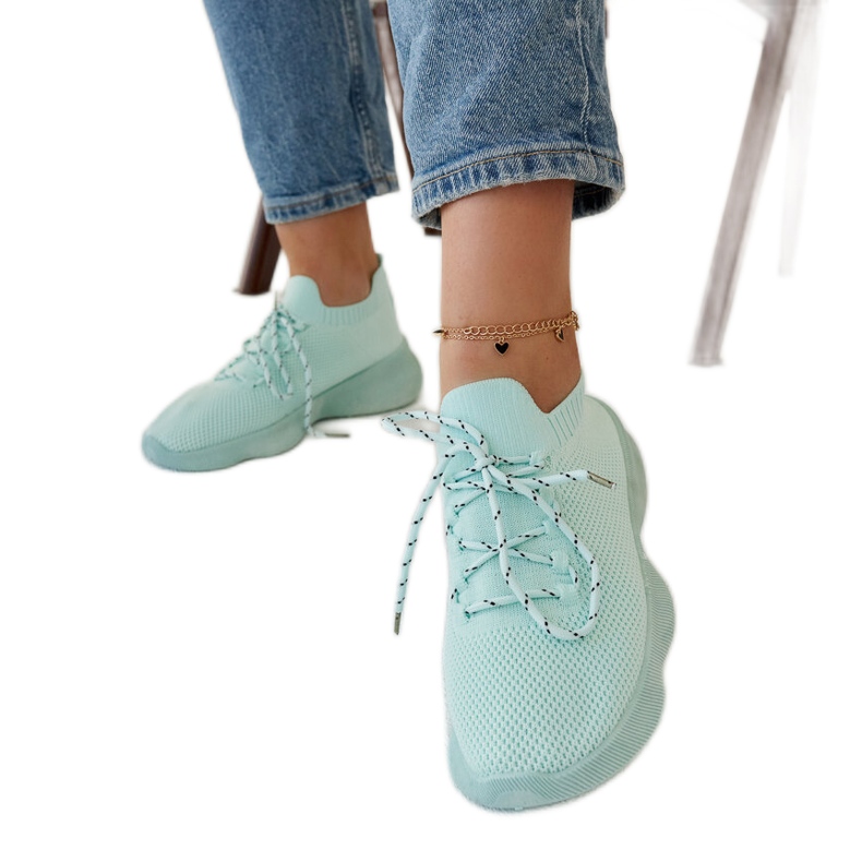 Mintfarbene Sport-Sneaker von Roshni grün