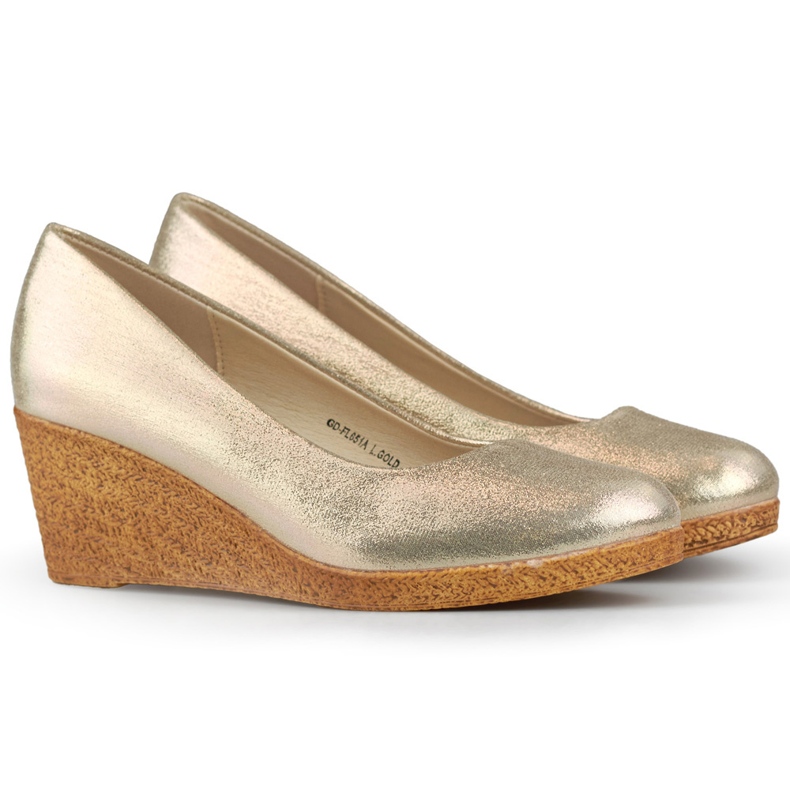 Goldene Keilpumps – Damenschuhe mit bequemem Keilabsatz