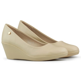 Beige Keilpumps, Damenschuhe mit niedrigem Keilabsatz