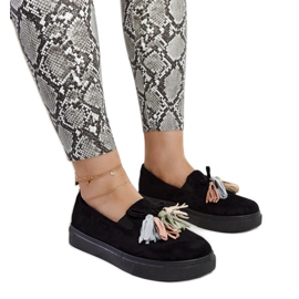 Schwarze Schuhe mit bunten Quasten von Adaldrida