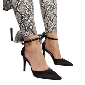 Schwarze High Heels mit Schleife von Ilaysa