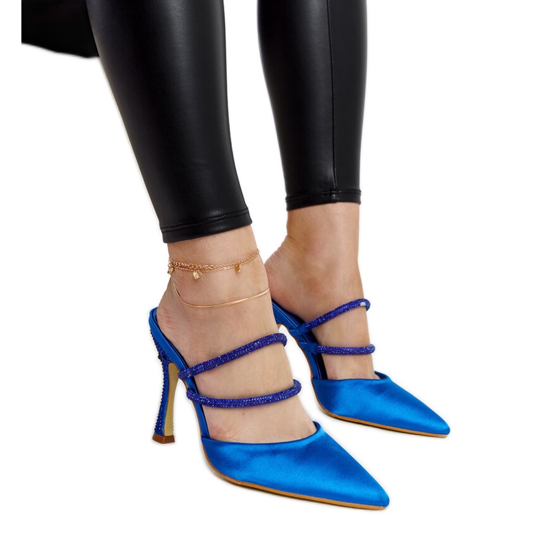 Blaue Flip-Flops mit hohen Absätzen von Raffaelina