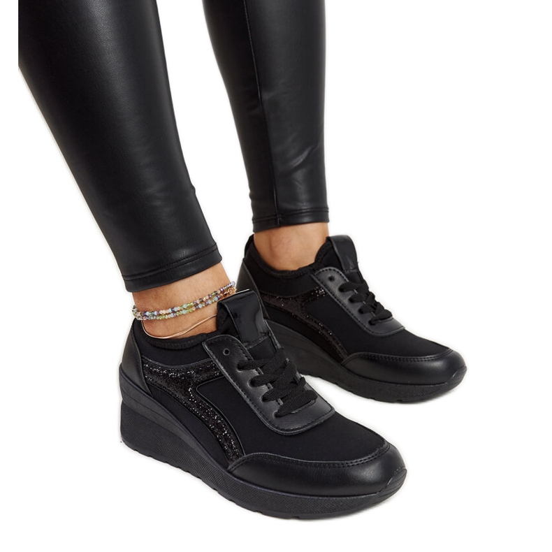 Schwarze Hermina-Sneaker mit Keilabsatz