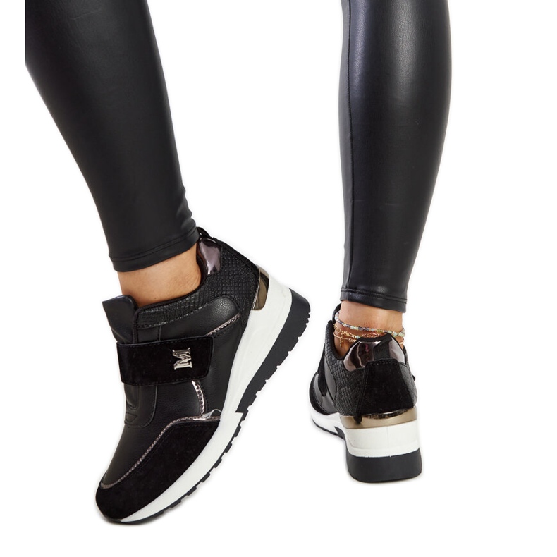 Schwarze Keilsneaker mit Libuse-Klettverschluss