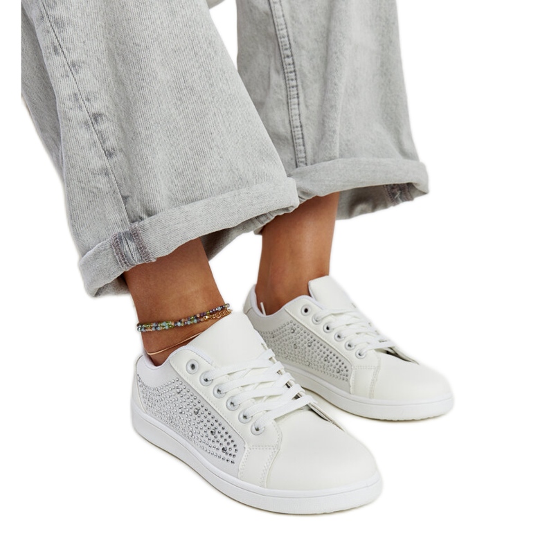 Weiße Sport-Sneaker mit Gyenes-Strasssteinen