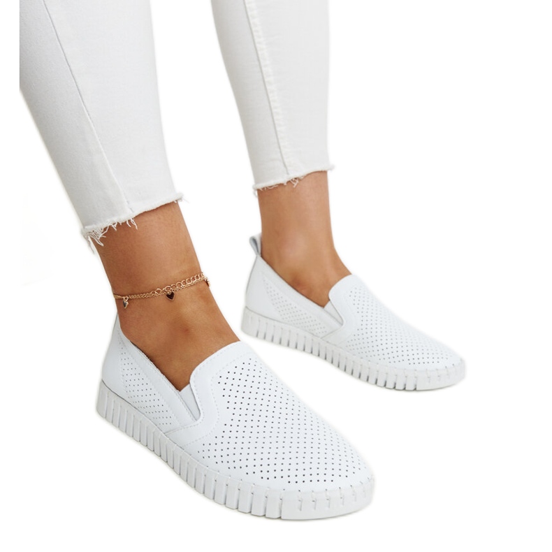 Weiße durchbrochene Lederschuhe von Vinceza