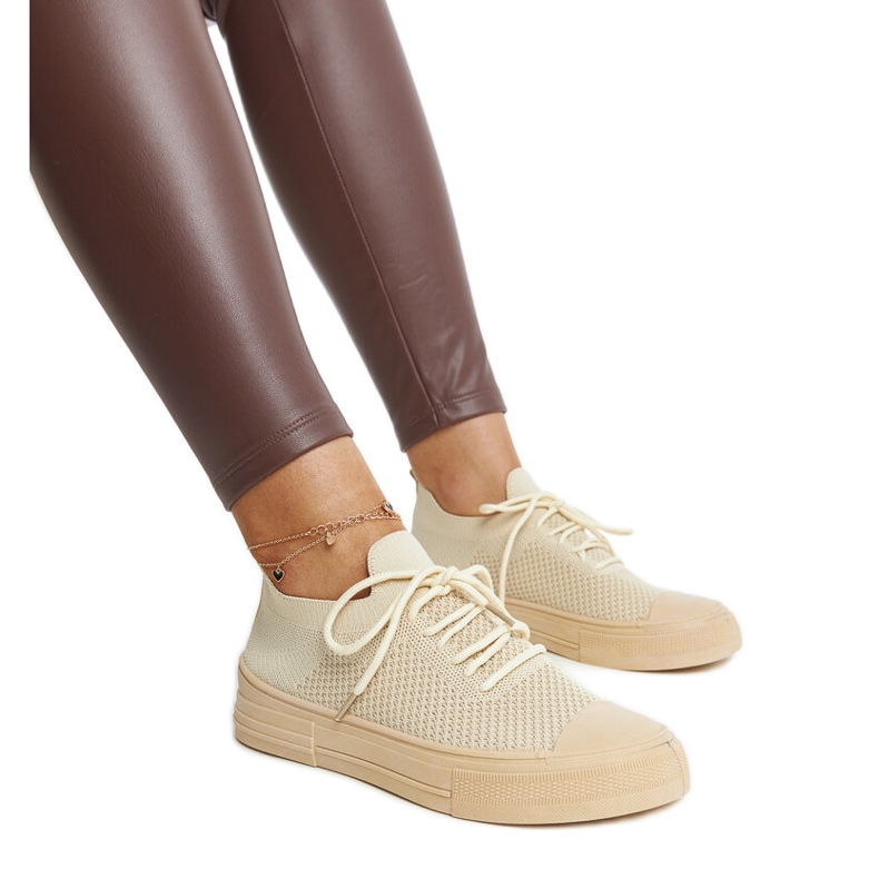 Hellbeige, leichte Sport-Sneaker von Senaida