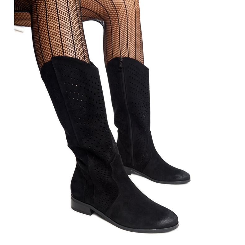 Schwarze durchbrochene Lederstiefel von Vinceza