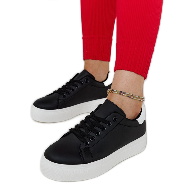 Schwarze Turnschuhe mit dicker Sohle Ruta