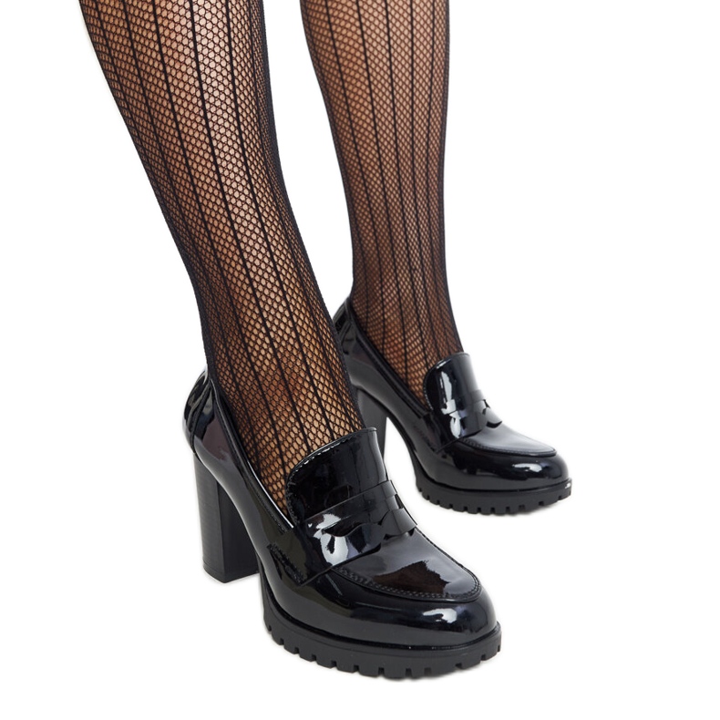 Schwarze Lackpumps mit hohem Absatz von Licoletta