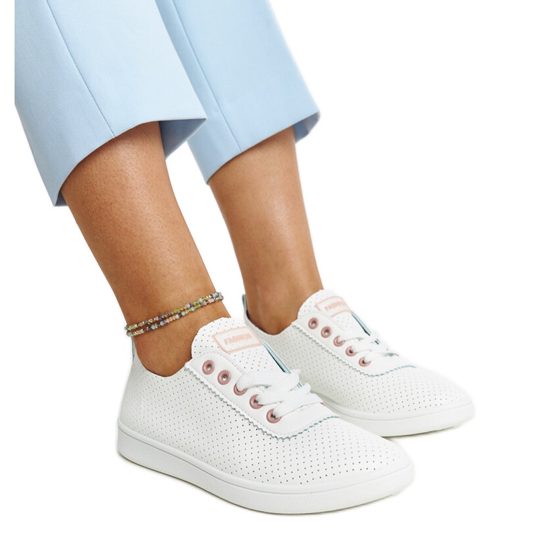 Weiße Yusra-Sneaker aus Öko-Leder