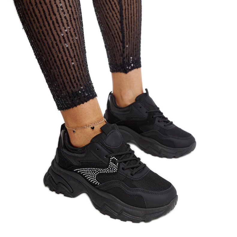 Schwarze Plateau-Sneaker mit Maras-Strasssteinen verziert