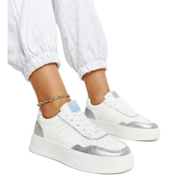 Weiß-silberne Sneaker mit dicker Rumai-Sohle