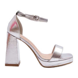 Modische silberne Merila-Sandalen mit eckigem Absatz