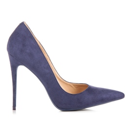 Betler Pumps auf einer Nadel lila